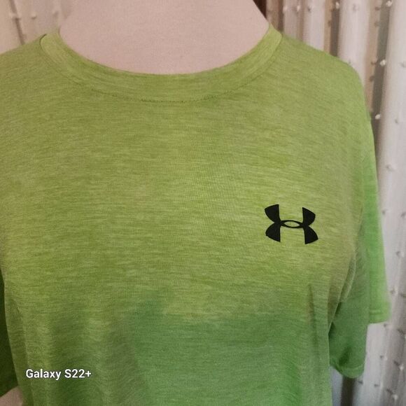 A15  Under Armour lime green athletic top, plus size - Picture 4 of 7
